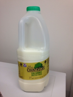 Countrylife Semi-skimmed British milk