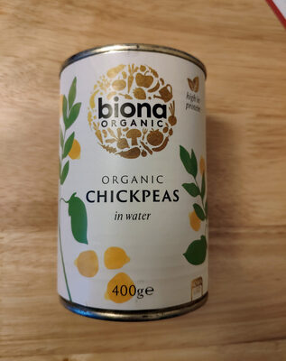 Organic chickpeas in water