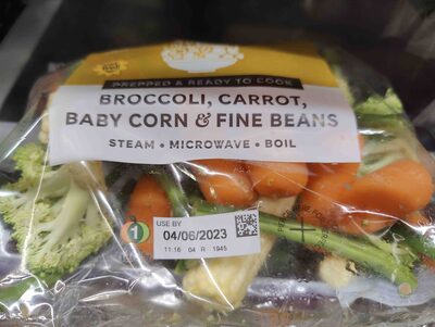 Broccoli carrot baby corn and fine beans