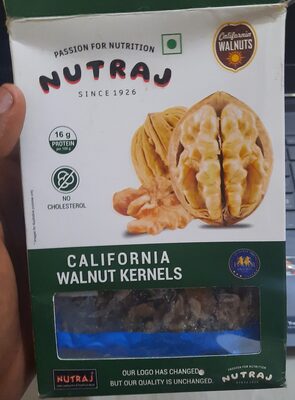 California Walnut Kernerls