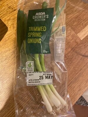 Trimmed spring onions