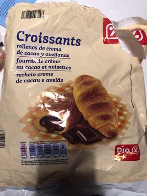 Croissants Rellenos de crema de cacao y avellanas