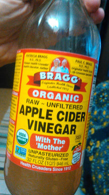 Organic apple cider vinegar with the 'mother'