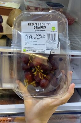 Red seedless grapes