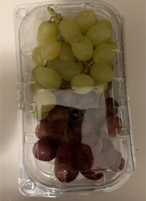 Mixed seedless grapes